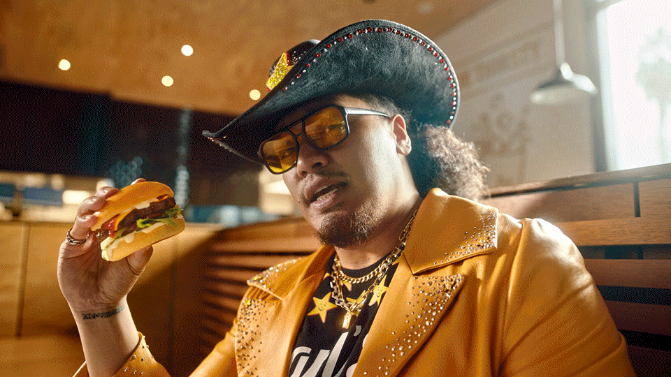 CarlsJnr-GIF-Eat-Like-you-mean-it
